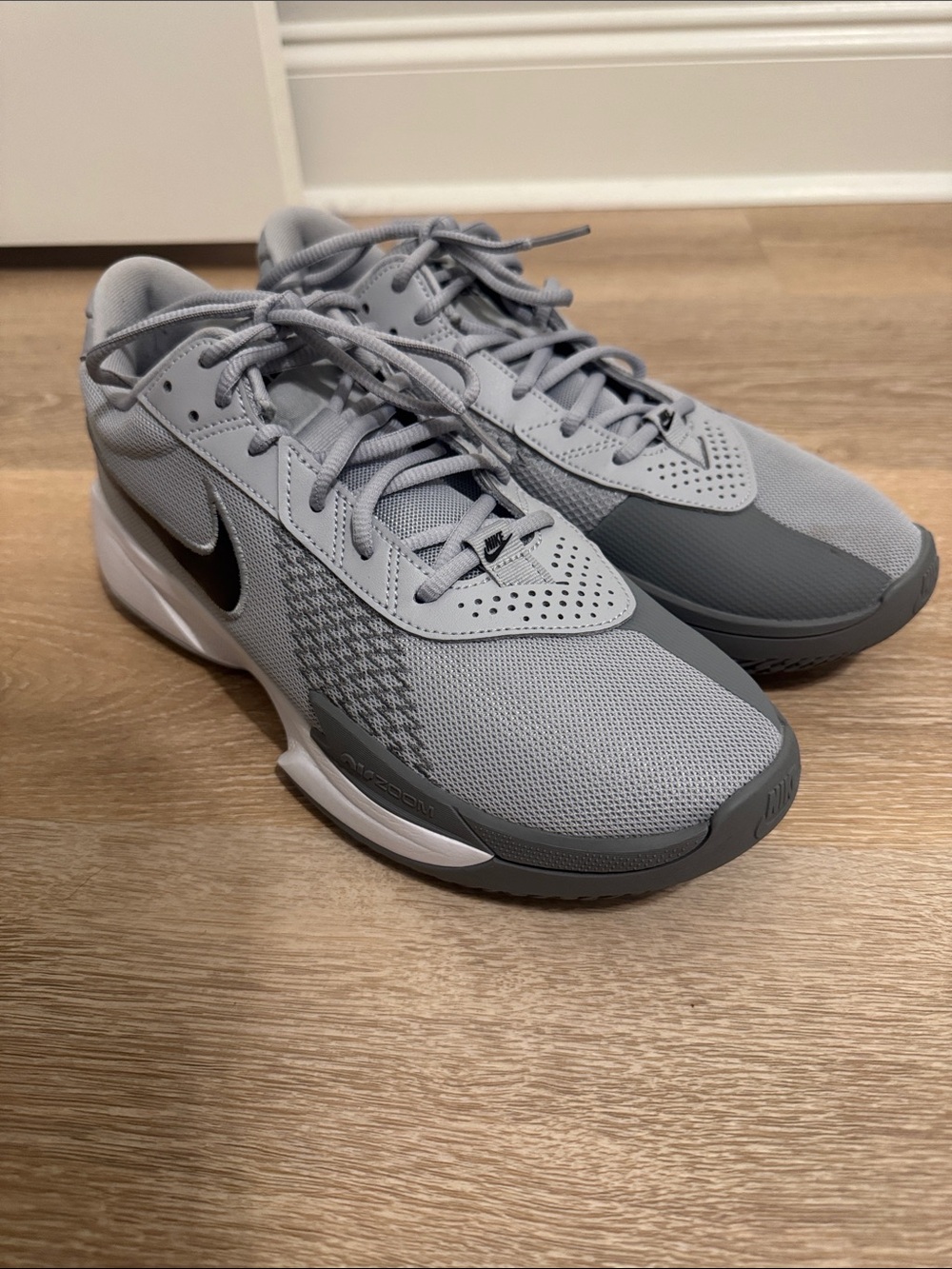 LIKE NEW: Nike GT Cuts (11, Grey)
